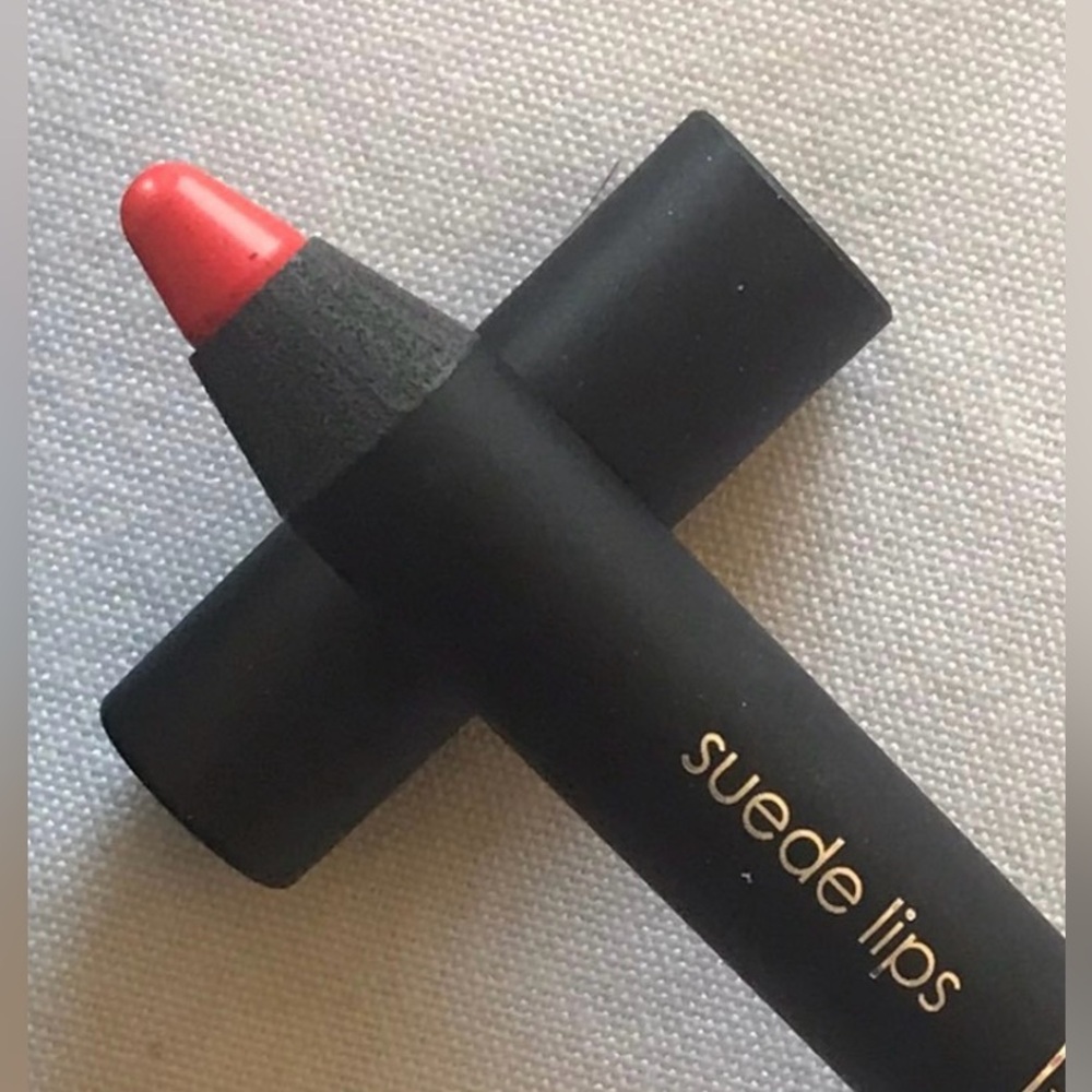 New RODIAL Suede  LIPS RODEO DRIVE Intense matte lip color with vitamin E. ITALY